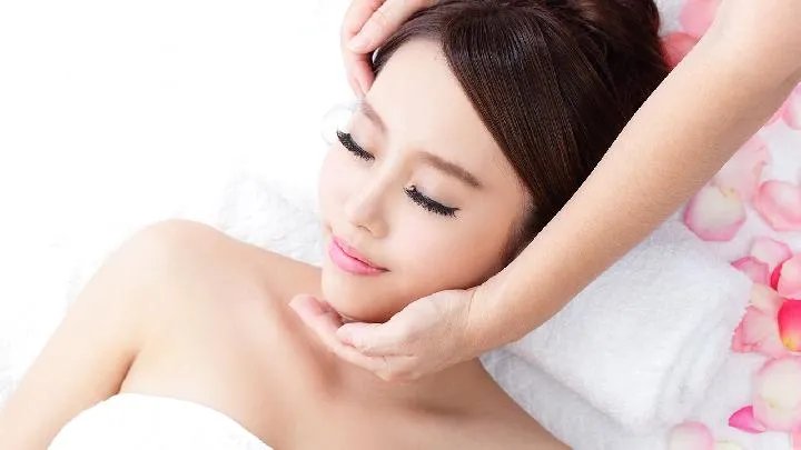 上海华肤医院专家提醒：春节后规律生活预防痘痘