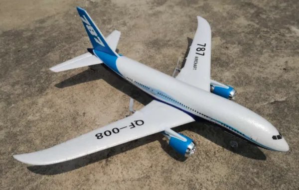 美国南加州一架飞机坠毁，致4人丧生，事故发生的原因是什么？