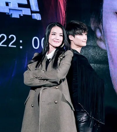 李宇春晒吃火锅照片 《燃烧吧少年》近日迎首播