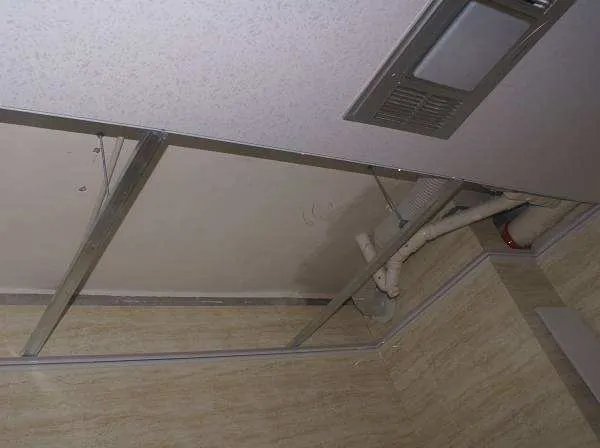 楼上卫生间漏水修理方法 楼上卫生间漏水原因有哪些