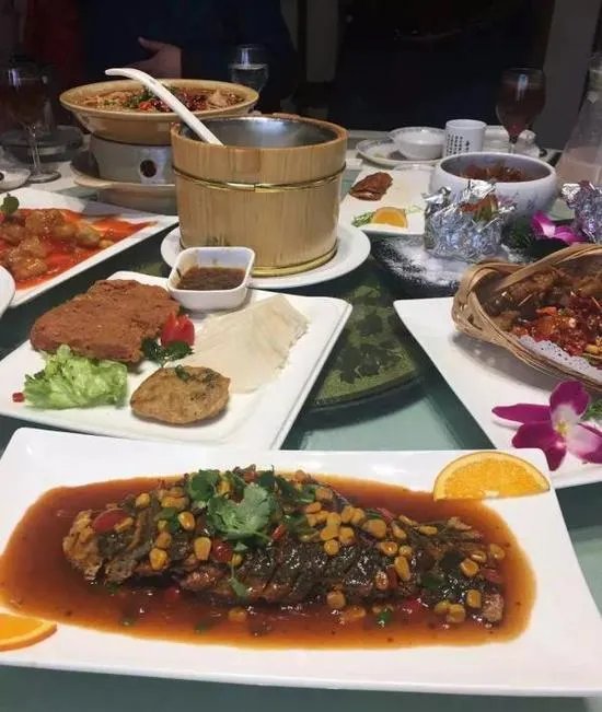 浙江诸暨一对新人办婚宴连上28道素菜，每桌2000元，你能接受婚宴吃素吗？