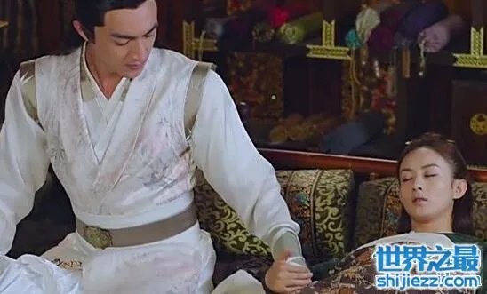 诸葛玥楚乔怀孕那段原文，楚乔为诸葛玥生下两儿一女 