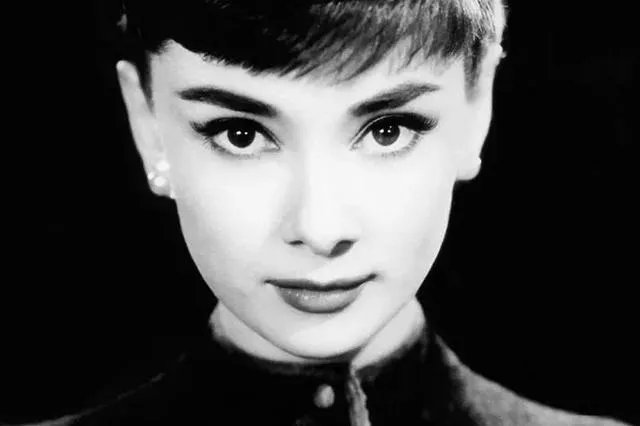 你有没有收藏奥黛丽赫本的经典照片？