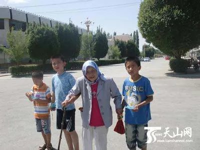 乐于助人的图片