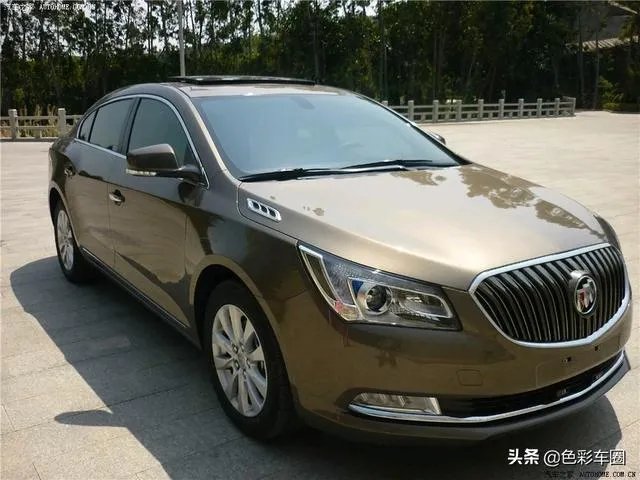 2013款的别克君越内饰,你认为放到如今属于什么档次?