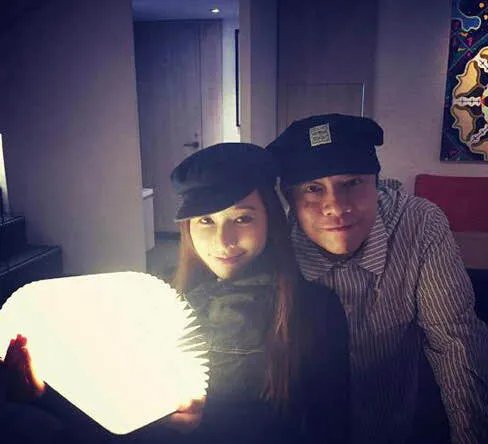 素颜林志玲蔡康永合照曝光 网友惊呼不像林志玲