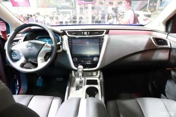 日产旗舰SUV买沙发送车 实拍2021款楼兰 最低只要20万