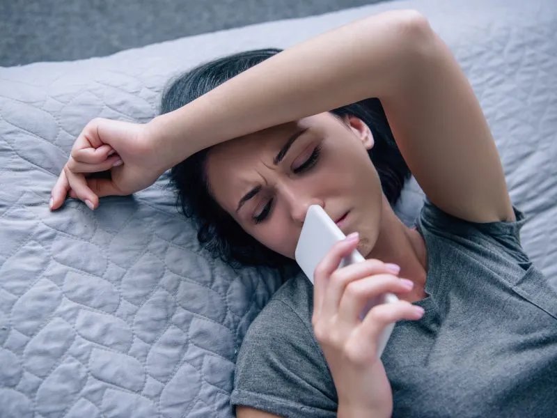 玩手机心脏不舒服怎么回事