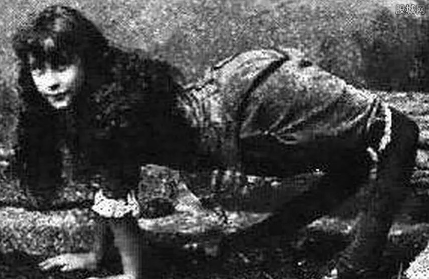 人类历史上九大怪胎四腿女人和独角兽 吓死人不偿命