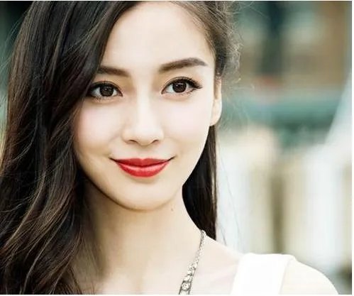 杨颖微博怒斥否认“小三”，当年的黄晓明有没有脚踏两只船？