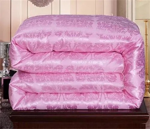 蚕丝被的鉴别方法介绍 七大方法教你识别蚕丝被