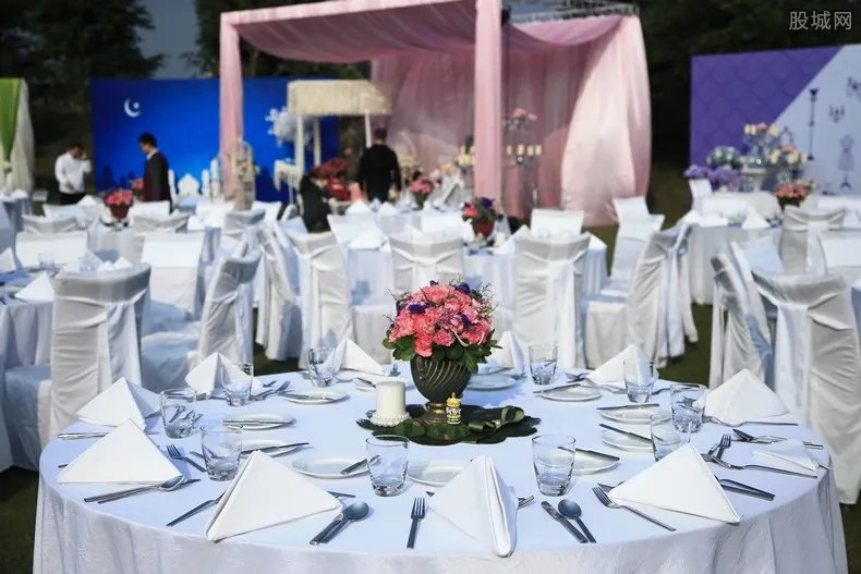 上海婚宴价格是多少 在上海办婚宴一桌多少钱