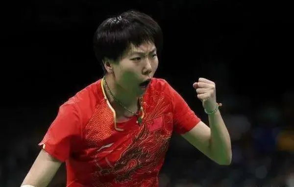 李晓霞为什么那么早退役