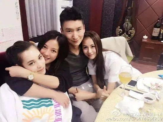 赵薇合影孙悦夫妇 盘点赵薇最想删的十张不雅照