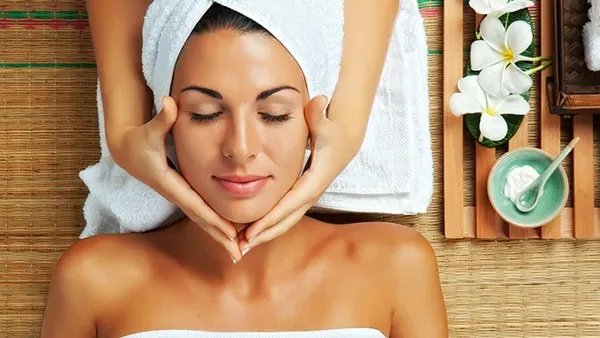 人中长痘的原因