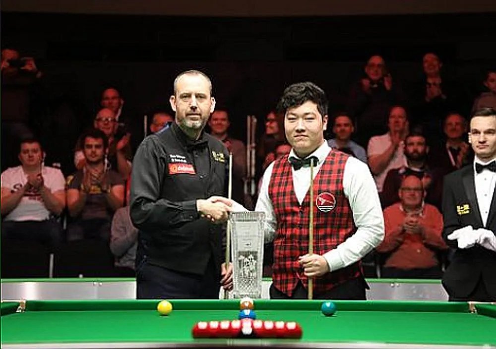 斯诺克中国00后冠军诞生，颜丙涛会是下一个丁俊晖吗？