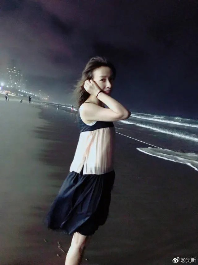 吴昕微博晒自拍并附文“拍出全智贤的感觉了吗”，你怎么看？