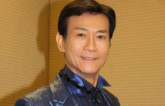 郑希怡和郑少秋是父女关系吗,两人真实关系揭秘