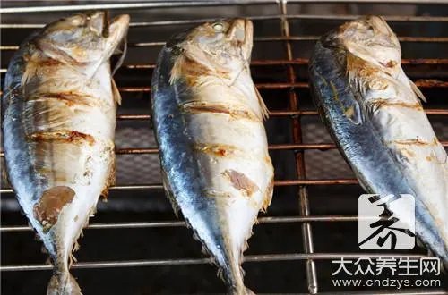 活吃鲤鱼这道菜太残忍，可以尝试一下别的菜