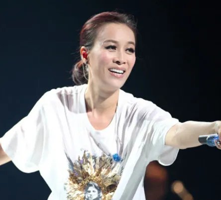 蔡健雅给那英写的歌《长镜头》别有韵味 唱出人生诸多无奈?