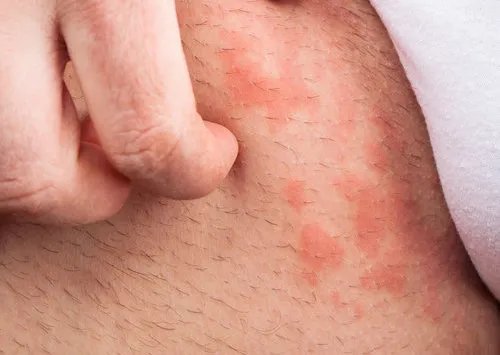 昆明女童疑被无证幼师打屁股致尿血(组图)