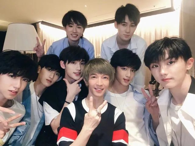 《微博》上楼什么梗