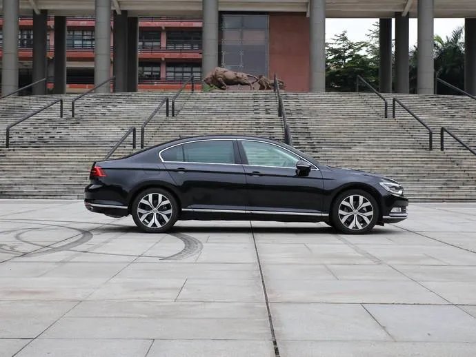 长安马自达3报价及图片(长安福特福克斯报价表(长安福特斯价格是多少))