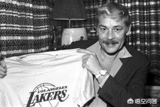 湖人队现在的老板是什么来历？