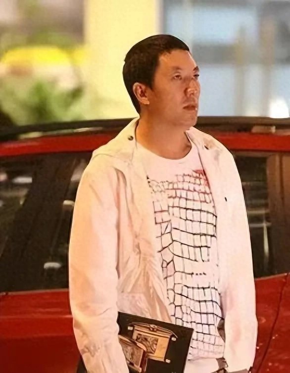 内地明星囚禁事件曝光：李小冉背后的黑暗真相！ 