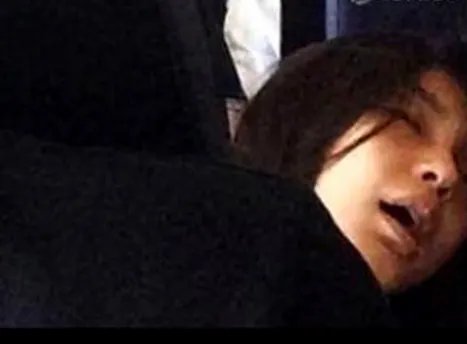 杨颖不雅照曝光 揭秘黄晓明摸杨颖的胸