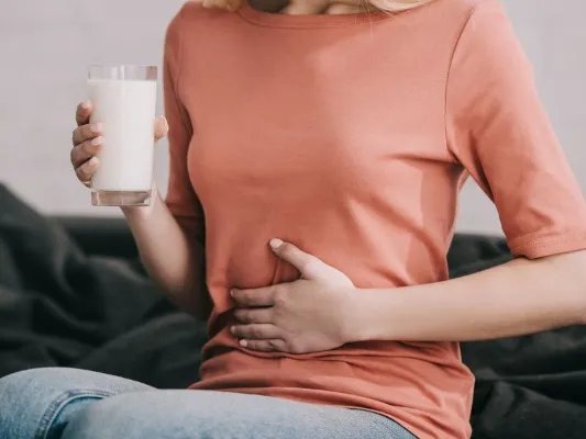 饮用牛奶中毒的原因