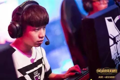 LOL2018亚洲洲际赛LPL出战战队名额已定，你会怀念2017年功勋卓著的WE吗？