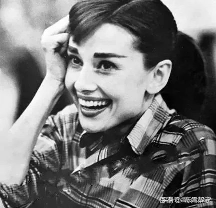 你有没有收藏奥黛丽赫本的经典照片？