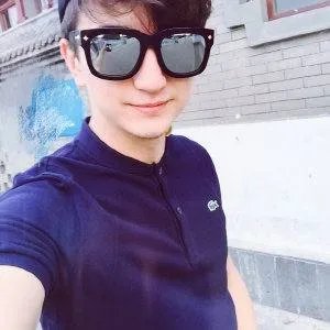 依克桑的个人履历