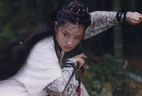 《擂台抢亲》之令狐冲到底喜欢谁