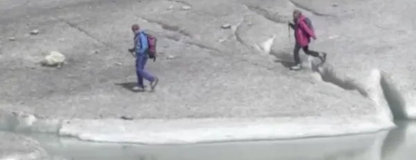 700座冰川或在未来30年内消失！冰川融化迫在眉睫，人类将何去何存？