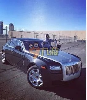 黄子韬大炫豪车 黄子韬爸爸上亿家庭背景介绍