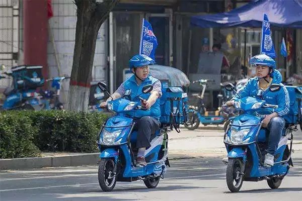 上海每2.5天就有1名外卖员伤亡,我们应该如何保护外卖员?