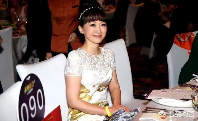 如何评价“小鹿姐姐”主持人郏捷?