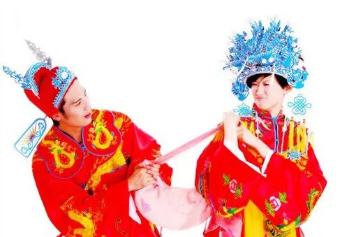 婚礼服装如何搭配 4种风格婚礼服装搭配技巧