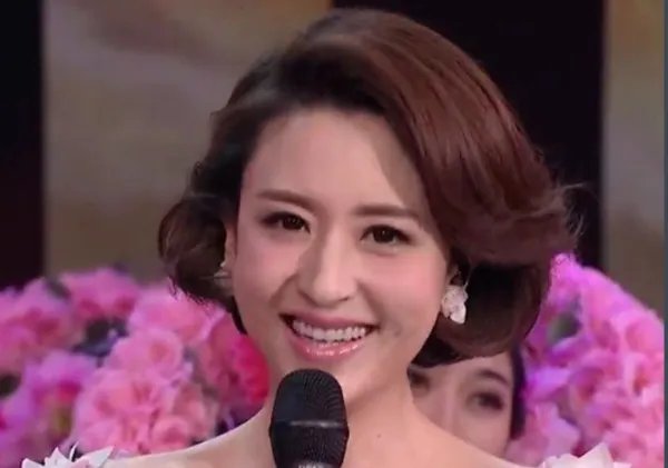 央视主持人张蕾简历