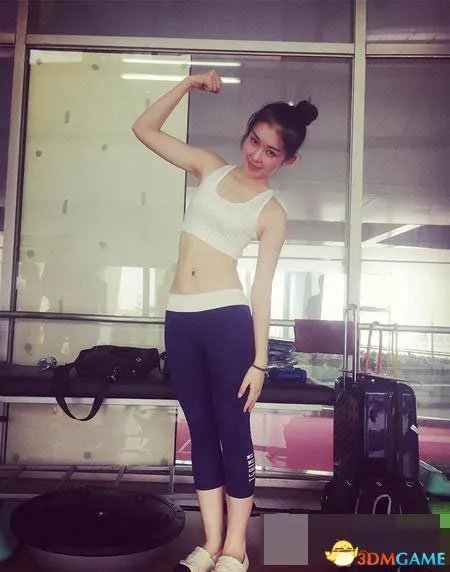 南艺校花“小周慧敏”晒健身照 大好身材展现无遗