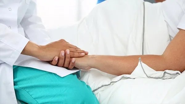 手脱皮是什么原因导致的？手脱皮用什么药效果最好？