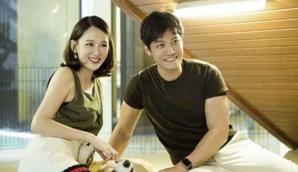 有哪些明星公布恋情的时候，微博崩了？