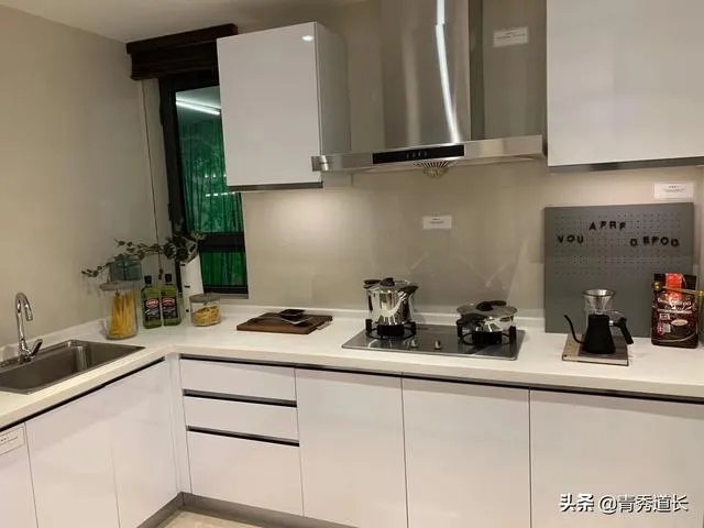 在中介买了一套房子，房东消失联系不上了怎么办？