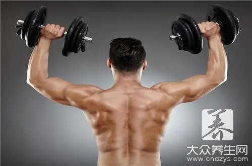 在家怎么练三角肌呢