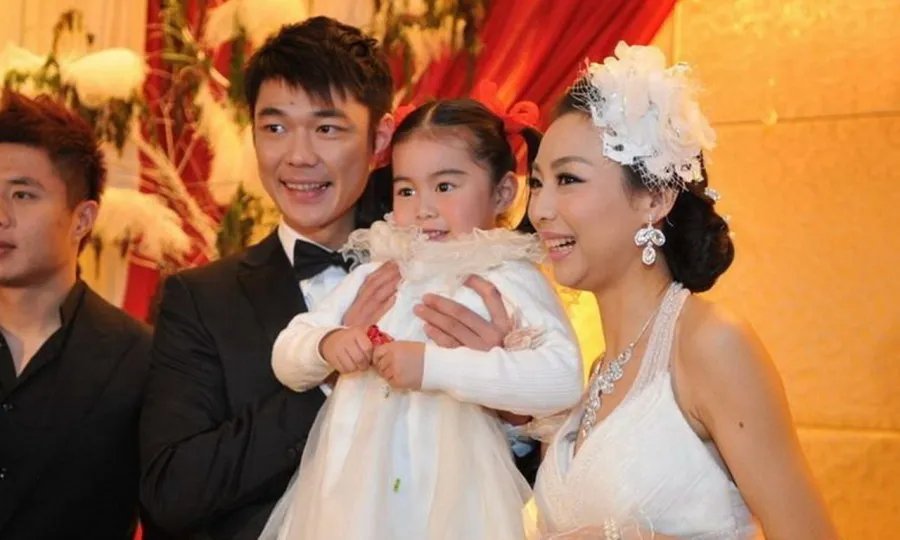 于汉超的老婆邱笑寒干什么的 盘点中国国脚太太团都是干什么的