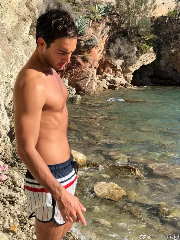 达林赞雅出柜了吗 他为什么不红