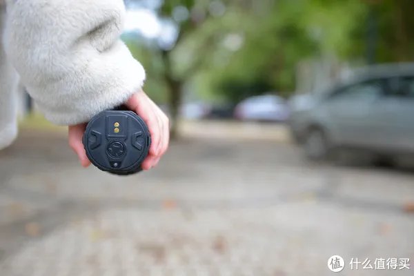 穿盔甲，入疆场，所向披靡。脱战袍，还本色，玉树临风。