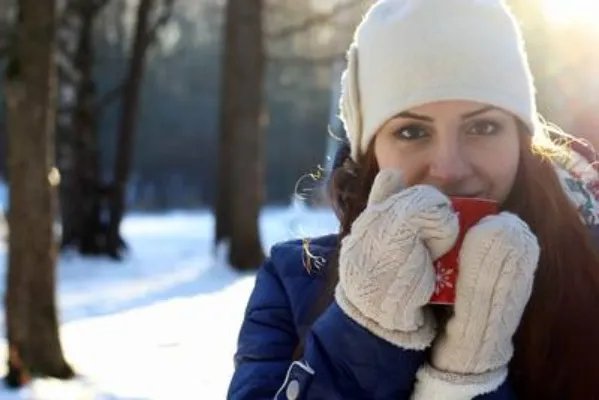 冬天手脚冰凉是怎么回事 不只是温度的影响